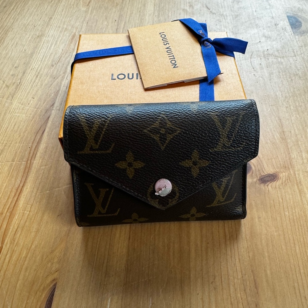 Louis Vuitton Monogram Victorine Wallet